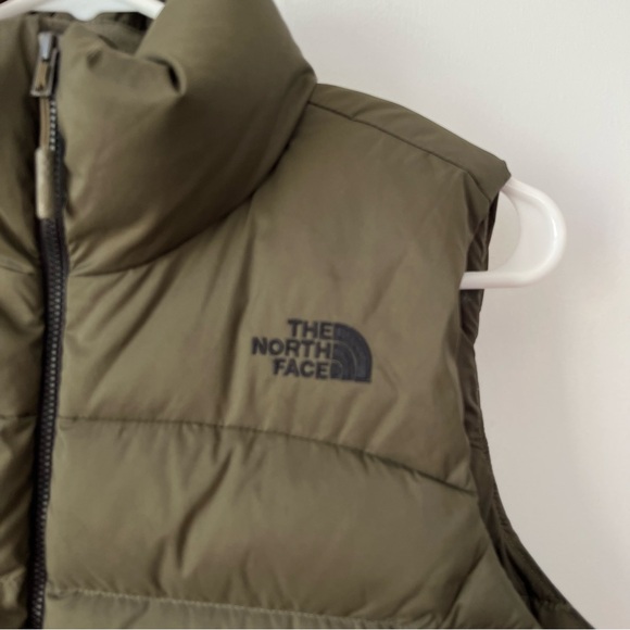 The North Face Nuptse 700 Down Stowaway Puffer Vest - Picture 4 of 16